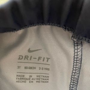 Girls Nike leggings